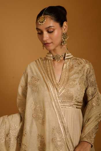 Siddartha Tytler_Beige Chanderi Zari, Applique V-neck Anarkali Set _Online_at_Aza_Fashions