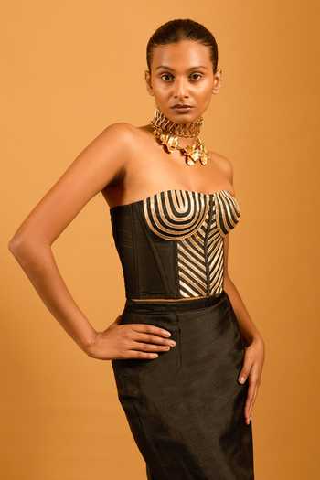 Buy_Siddartha Tytler_Black Dupion Zari Bandeau Neck Structured Stripe Pattern Corset Top _Online_at_Aza_Fashions