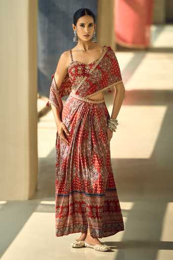 Samyukta Singhania_Maroon Satin, Viscose, Modal Zari, Geometric Print Pre-draped Saree With Blouse _Online