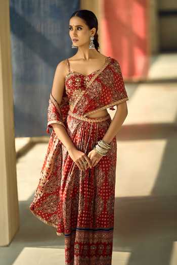 Buy_Samyukta Singhania_Maroon Satin, Viscose, Modal Zari, Geometric Print Pre-draped Saree With Blouse _Online