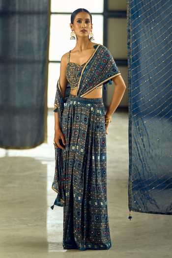 Buy_Samyukta Singhania_Blue Satin, Viscose, Modal Geometric Print Pre-draped Saree With Blouse 