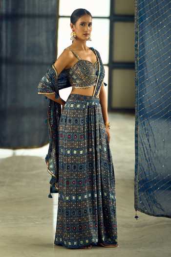 Buy_Samyukta Singhania_Blue Satin, Viscose, Modal Geometric Print Pre-draped Saree With Blouse _Online