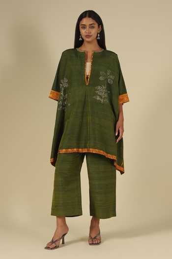 Buy_LATHA PUTTANNA_Olive Green Silk Sequins, Embroidery Split V-neck, Yes Raw Kurta And Pant Set _at_Aza_Fashions