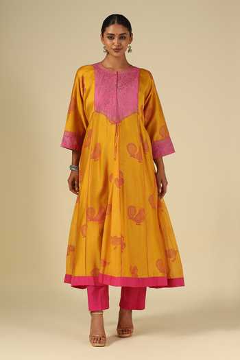 Buy_LATHA PUTTANNA_Pink , Cotton, Organza, Chanderi Embroidery Block Print Kurta Set _Online_at_Aza_Fashions