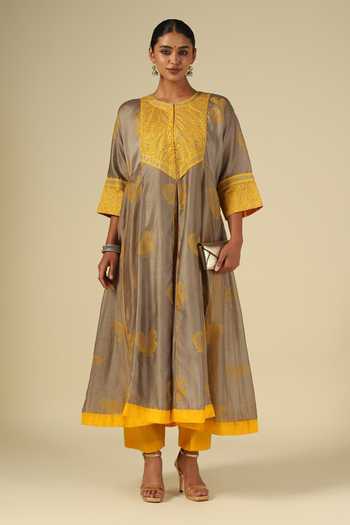 Buy_LATHA PUTTANNA_Silver Cotton, Organza, Chanderi Silk Block Print Kurta Set With Dupatta _Online_at_Aza_Fashions