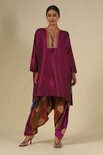 LATHA PUTTANNA_Magenta Silk Embroidery, Tassels Keyhole Neck, Yes Karnataka Yoke Kurta Set _Online_at_Aza_Fashions