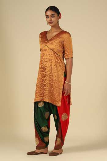 LATHA PUTTANNA_Gold Silk, Tissue Embroidery, Zari, Stones, Tassels V-neck, Kanchi Kurta Set _Online_at_Aza_Fashions