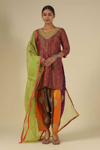 Buy_LATHA PUTTANNA_Maroon Silk, Organza Embroidery, Zari Hand Karnataka Kurta Set With Dupatta _at_Aza_Fashions