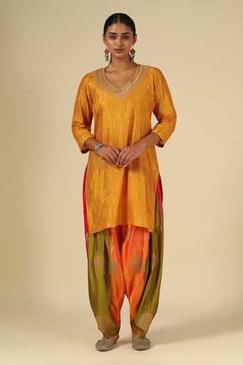 Shop_LATHA PUTTANNA_Yellow Silk Embroidery, Mirrors, Zari V-neck Hand Karnataka Kurta Set _Online_at_Aza_Fashions