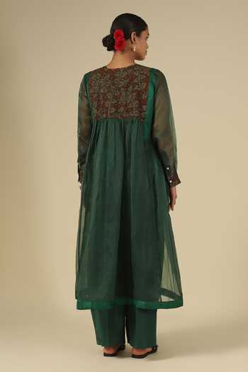 Shop_LATHA PUTTANNA_Green Silk, Organza Embroidery Round Neck, Yes Block Print Kalamkari Kurta Set _at_Aza_Fashions
