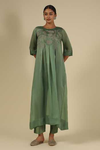 LATHA PUTTANNA_Green Organza, Satin Embroidery Round Neck Silk Thread Kurta _Online_at_Aza_Fashions