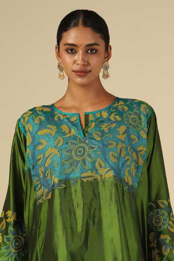 Buy_LATHA PUTTANNA_Green Silk Embroidery Round Neck, Yes Thread Kurta Set _Online_at_Aza_Fashions