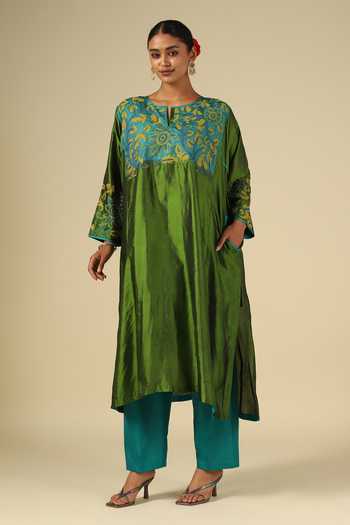 Buy_LATHA PUTTANNA_Green Silk Embroidery Round Neck, Yes Thread Kurta Set 