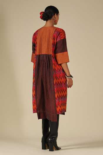 Shop_LATHA PUTTANNA_Red Silk Embroidery Round Neck Thread Long Kurta _at_Aza_Fashions