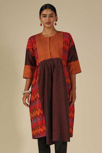 Buy_LATHA PUTTANNA_Red Silk Embroidery Round Neck Thread Long Kurta _Online_at_Aza_Fashions