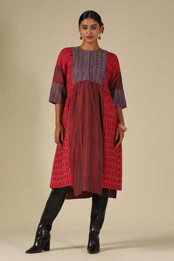 Buy_LATHA PUTTANNA_Red Silk Embroidery Round Neck, Yes Ikat Pattern Kurta _at_Aza_Fashions