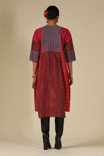 Shop_LATHA PUTTANNA_Red Silk Embroidery Round Neck, Yes Ikat Pattern Kurta _at_Aza_Fashions