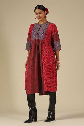 Buy_LATHA PUTTANNA_Red Silk Embroidery Round Neck, Yes Ikat Pattern Kurta _Online_at_Aza_Fashions