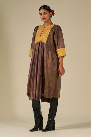 Buy_LATHA PUTTANNA_Gold Silk Embroidery Round Neck Thread Kurta _Online_at_Aza_Fashions