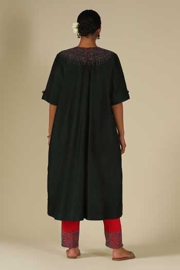 Shop_LATHA PUTTANNA_Green Silk Beads Round Neck, Yes Embellishment Kurta Set _at_Aza_Fashions
