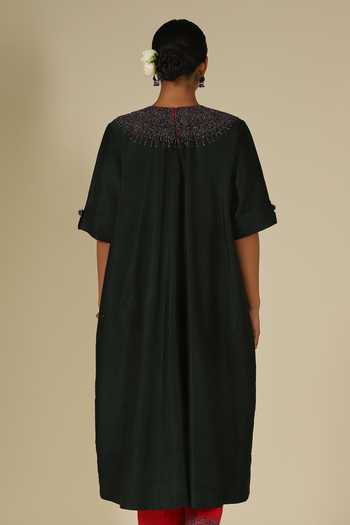 Shop_LATHA PUTTANNA_Green Silk Beads Round Neck, Yes Embellishment Kurta Set _Online_at_Aza_Fashions