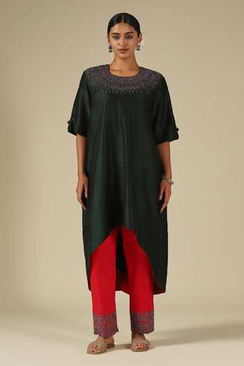 LATHA PUTTANNA_Green Silk Beads Round Neck, Yes Embellishment Kurta Set _at_Aza_Fashions
