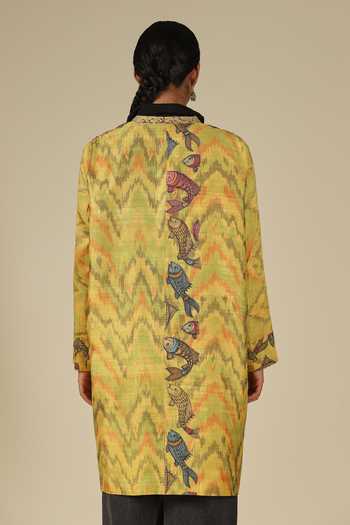 Buy_LATHA PUTTANNA_Mustard Silk Applique Shawl Neck Hand Painted Kalamkari Ikat Raw Jacket _Online_at_Aza_Fashions