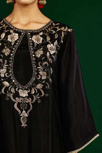 Omana By Ranjana Bothra_Black Silk Embroidery, Zari, Mirrors Keyhole Neck Gulnaar Tabby Kaftan _Online_at_Aza_Fashions