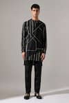 Son Of A Noble Snob_Black Linen Caivs Riplee Kurta And Pant Set _at_Aza_Fashions