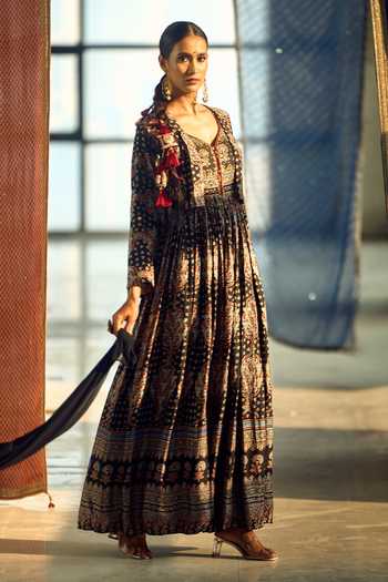 Buy_Samyukta Singhania_Black Chiffon, Satin, Viscose, Modal Printed Anarkali Set With Crop Jacket _Online