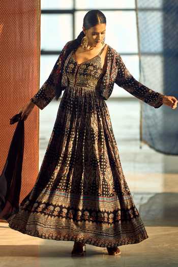 Samyukta Singhania_Black Chiffon, Satin, Viscose, Modal Printed Anarkali Set With Crop Jacket 