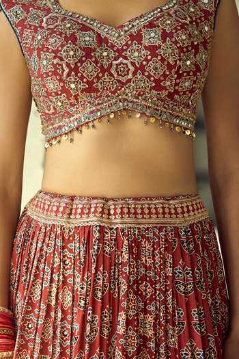Buy_Samyukta Singhania_Maroon Organza, Satin, Viscose, Modal Zari V-neck Satin+organza Lehenga Set _Online