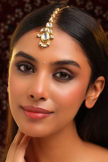 Buy_Ruby Raang_Green Beads, Pearls, Stones Kundan Embellished Maangtikka _at_Aza_Fashions