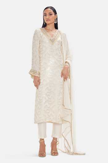 Buy_Basanti Kapde aur Koffee_Ivory Georgette Sequins, Beads, Stones Off-white Shimmer Kurta And Pant Set _at_Aza_Fashions