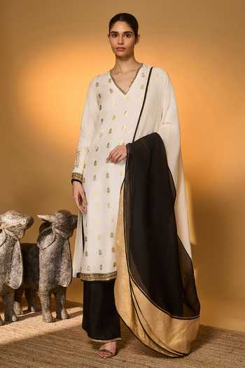 Buy_Masaba_Ivory Silk, Organza Embroidery, Sequins, Zari, Turtle Tale Printed Kurta Set 