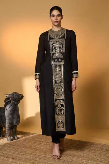 Buy_Masaba_Black Silk Sequins, Gota Patti, Lace Round Neck Khidki Embroidered Kurta Set _Online_at_Aza_Fashions
