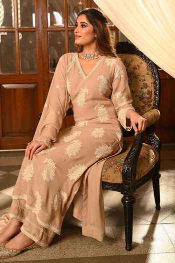 Karaj Jaipur_Beige Georgette, Shantoon Embroidery V-neck, Yes Hand Kurta Set _Online