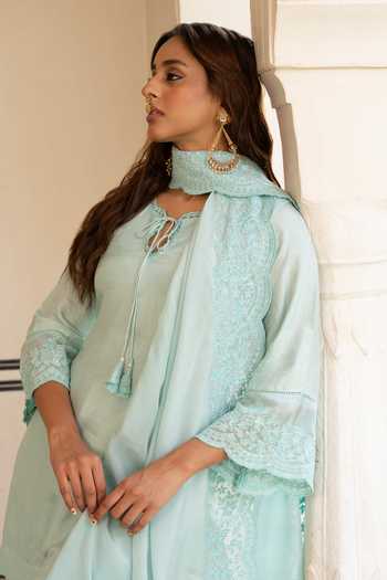 Karaj Jaipur_Blue Silk, Organza Embroidery Keyhole Neck, Yes Hand Kurta Set _Online