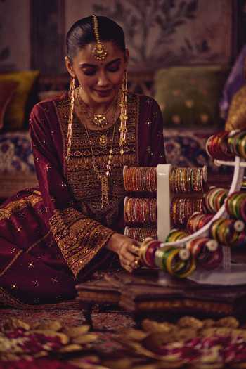 Reeti Arneja_Maroon Silk, Handloom Cotton, Brocade, Organza Virsa Mehroon Hara Kurta Set _at_Aza_Fashions