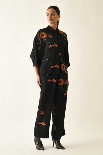 Buy_OFRIDA_Black Cotton Collared Winter Daffodil Ae Printed Shirt _Online_at_Aza_Fashions