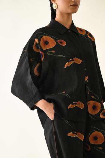 Buy_OFRIDA_Black Cotton Collared Winter Daffodil Ae Printed Shirt 