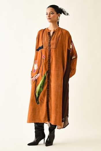 Buy_OFRIDA_Rust Cotton Mandarin Collar Rusticmoon Thirstle Midi Dress _at_Aza_Fashions