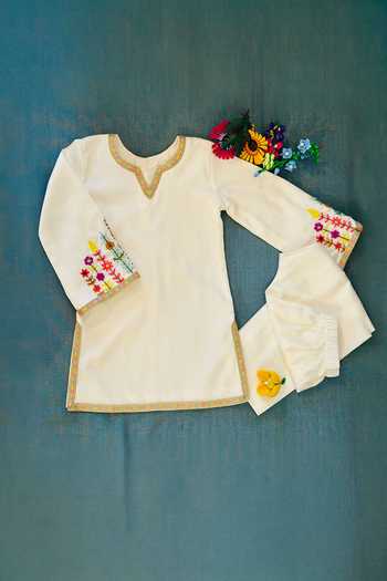 Shop_Rage Attire-Sweta Saria_Off White Cotton, Muslin (mulmul) Embroidery, Zari Sleeve Kurta Set _at_Aza_Fashions