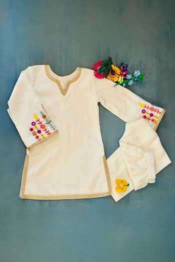 Rage Attire-Sweta Saria_Off White Cotton, Muslin (mulmul) Embroidery, Zari Sleeve Kurta Set _at_Aza_Fashions