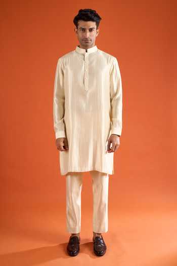 Buy_Qbik_Off White Embroidery, Zari, Mirrors Paisley Bundi And Kurta Set 