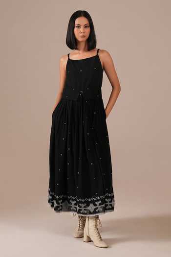 Shop_Indigo Dreams_Black Cotton Square Neck Handwoven Jamdani Midi Dress And Belt Set _at_Aza_Fashions