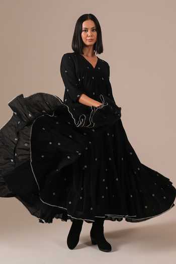 Indigo Dreams_Black Cotton V-neck Handwoven Jamdani Dress _Online