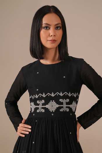 Indigo Dreams_Black Cotton Round Neck Handwoven Jamdani Midi Dress _at_Aza_Fashions