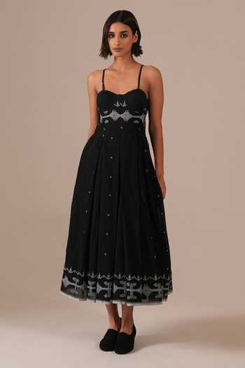Indigo Dreams_Black Cotton Sweetheart Neck Handwoven Jamdani Dress _Online_at_Aza_Fashions