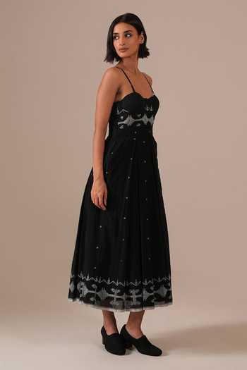 Buy_Indigo Dreams_Black Cotton Sweetheart Neck Handwoven Jamdani Dress _Online_at_Aza_Fashions